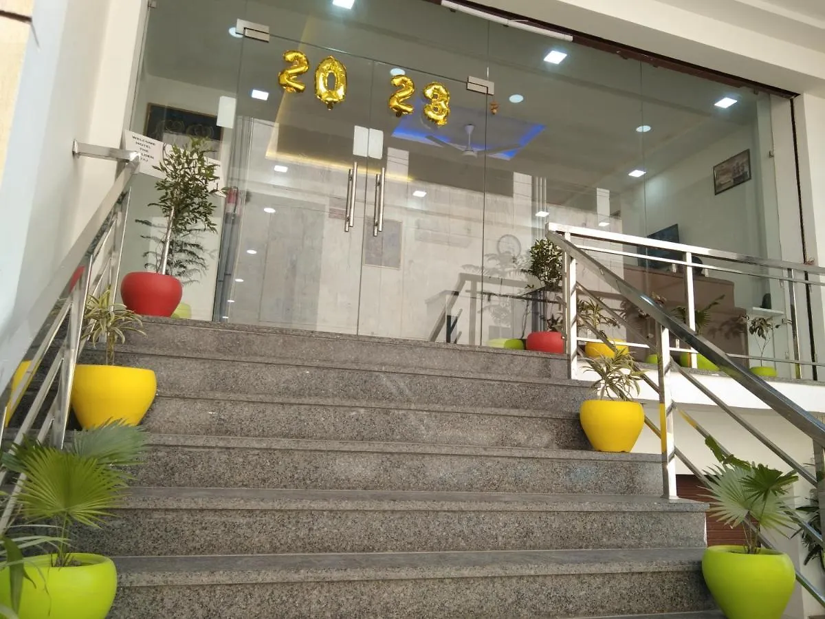 Hotel The Golden Taj By The Golden Taj Group & Hotels Agra  3*, Agra (Uttar Pradesh)