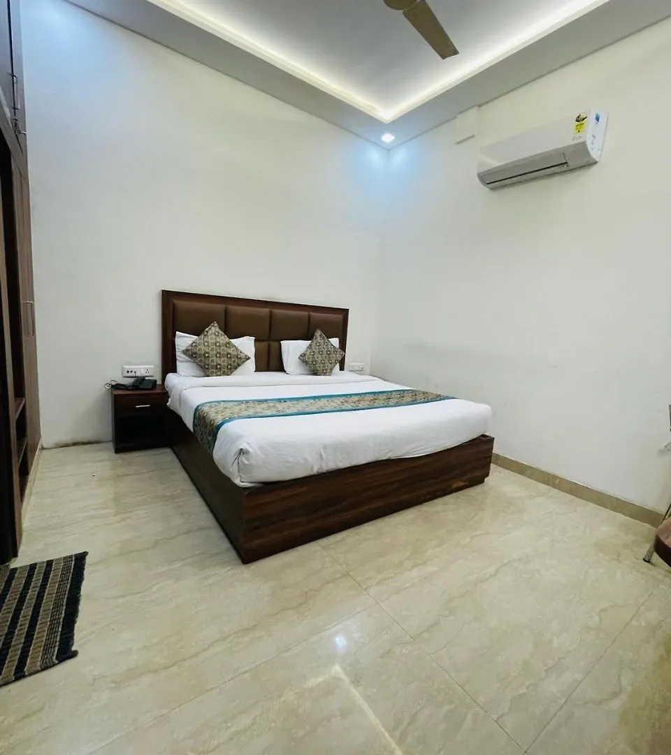 Hotel The Golden Taj By The Golden Taj Group & Hotels Agra  Agra (Uttar Pradesh)