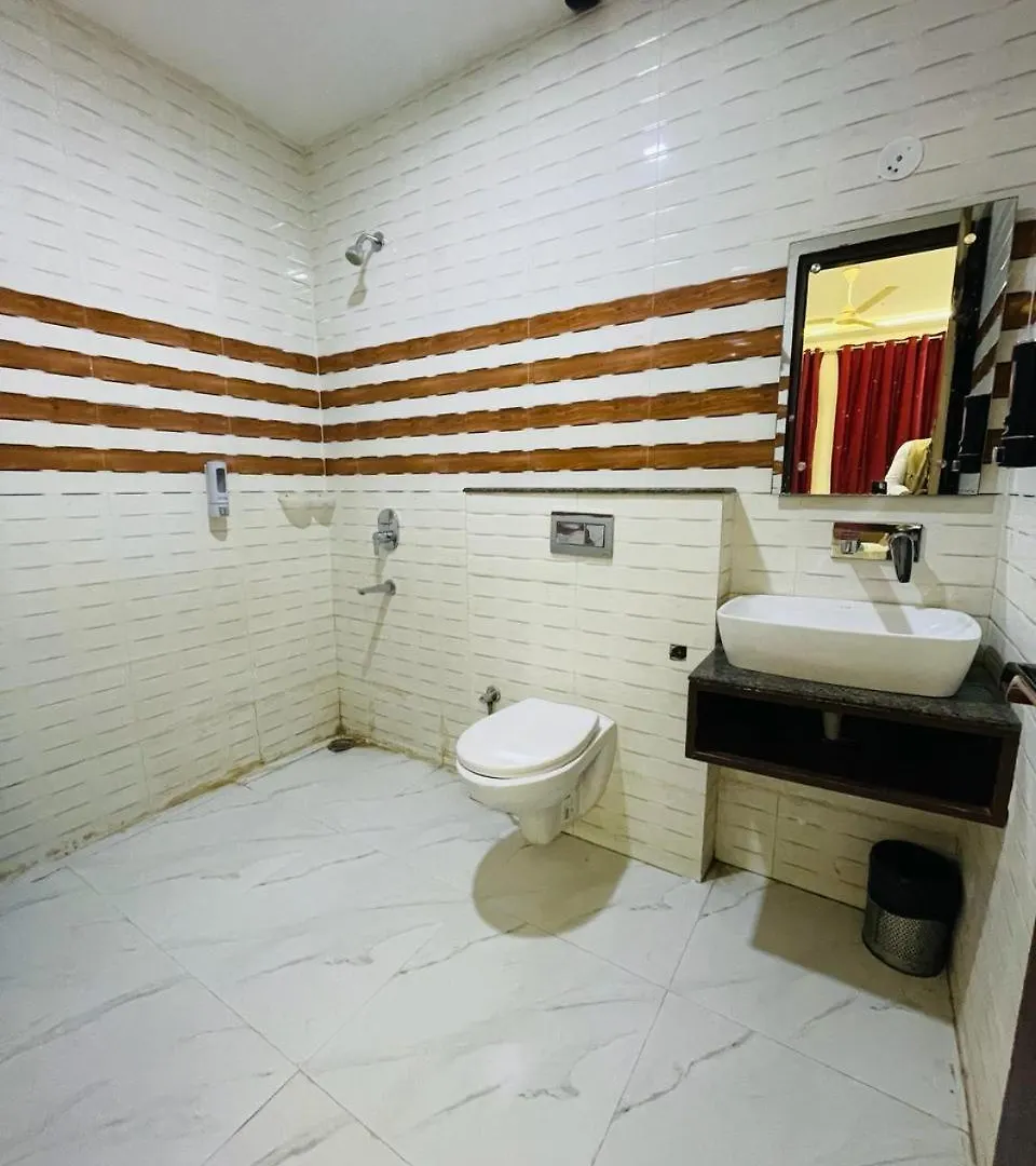 Hotel The Golden Taj By The Golden Taj Group & Hotels Agra  3*, Agra (Uttar Pradesh) India