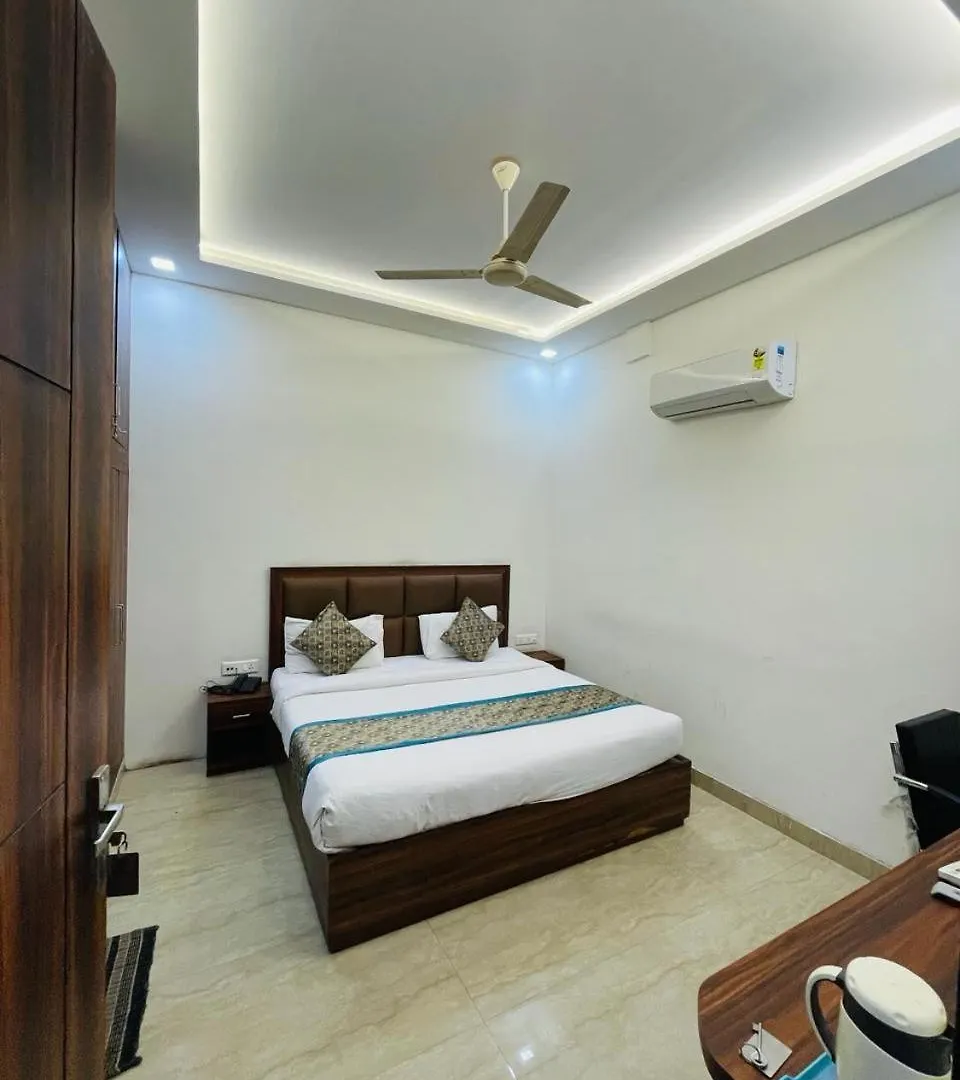 Hotel The Golden Taj By The Golden Taj Group & Hotels Agra  3*, Agra (Uttar Pradesh) India