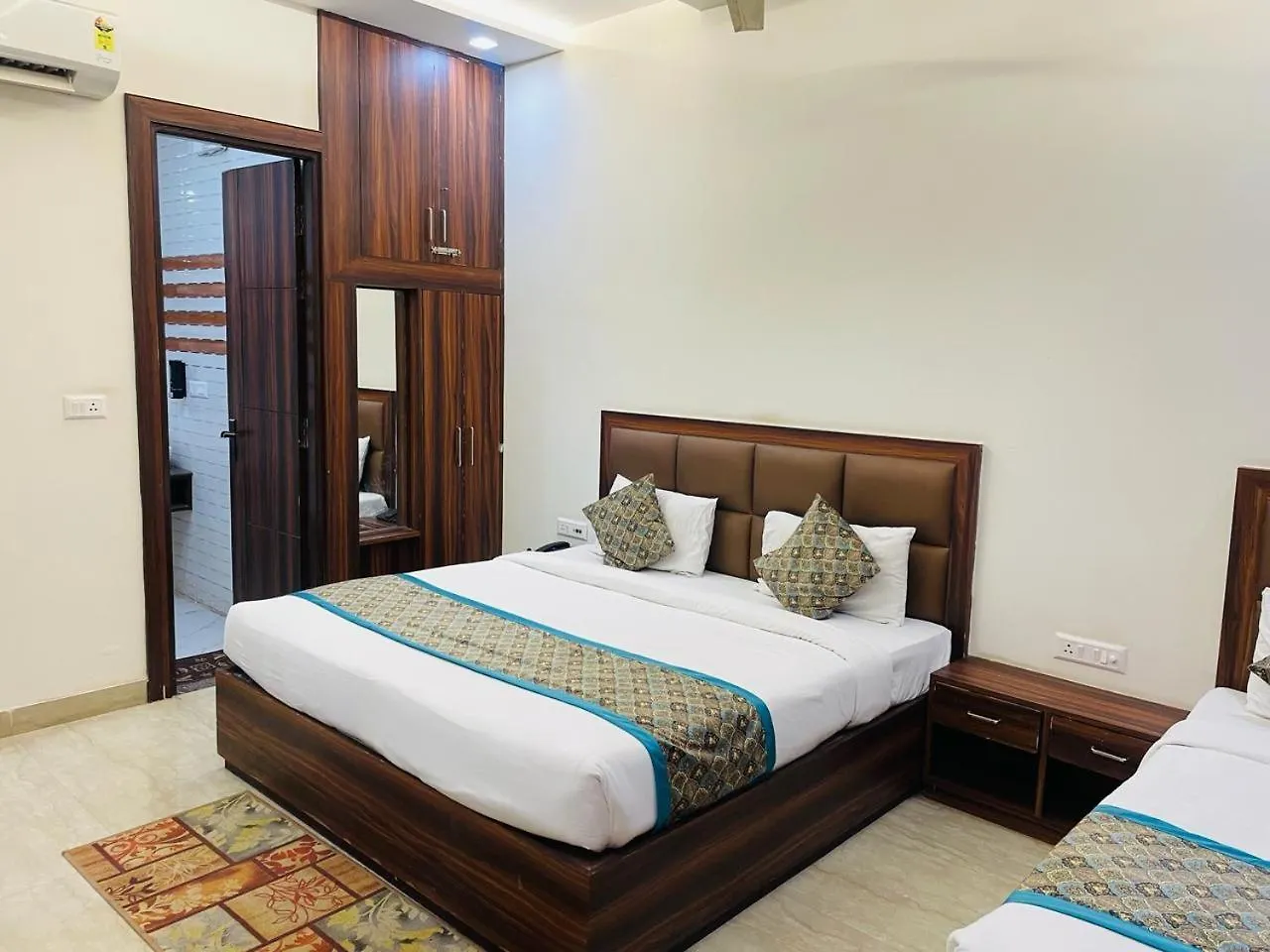 Hotel The Golden Taj By The Golden Taj Group & Hotels Agra
